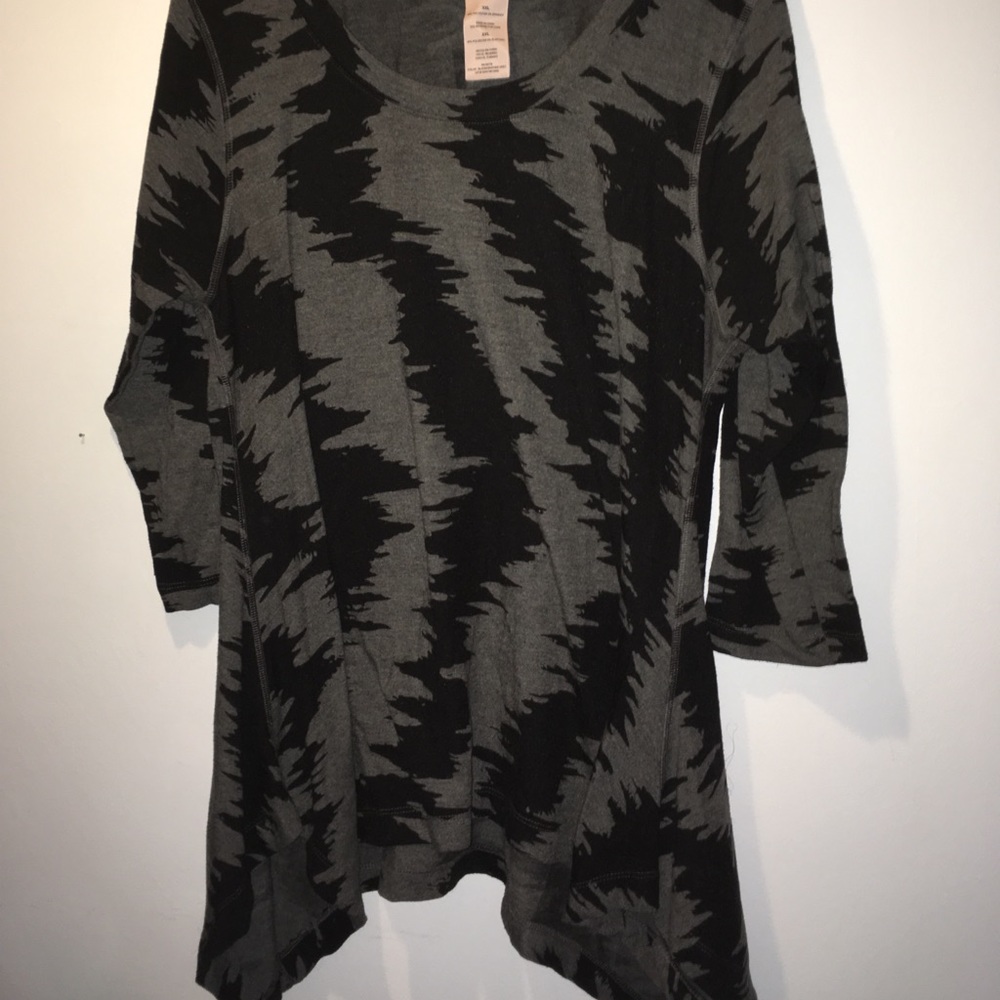 Philosophy Gray and Black 3/4 Sleeve Tunic